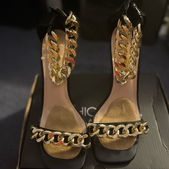 USED Fashion Nova Gold Chain Heels sz 8.5 - Picture 2 of 3